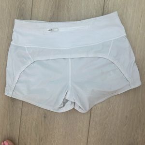 white lululemon speed up shorts 2.5